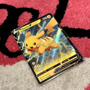 Pikachu V #SWSH063 – Pokémon TCG Promo – Full Art